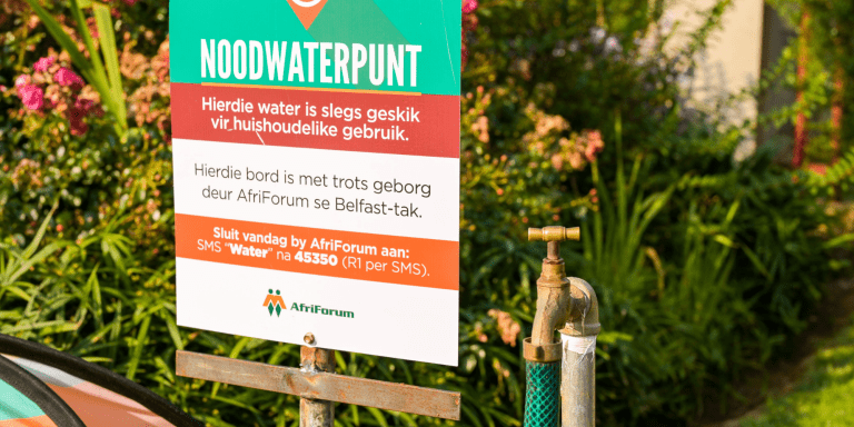 Adjunkpresident sê oor waterkrisis, terwyl AfriForum dit help pak