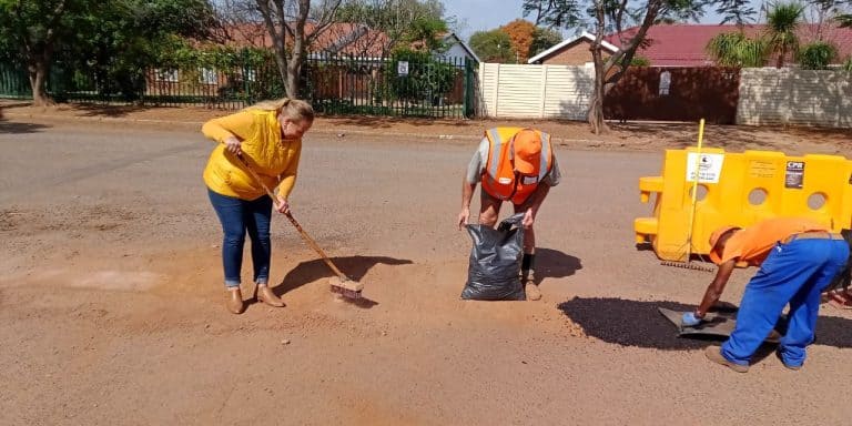 AfriForum-tak in Warmbad neem deel aan #OnsDorp-projek