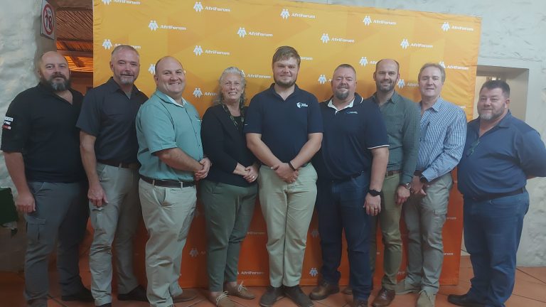 Oudtshoorn-tak verkies nuwe bestuur
