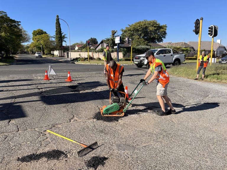AfriForum ready to tackle list of hundreds of potholes in East Rand themselves
