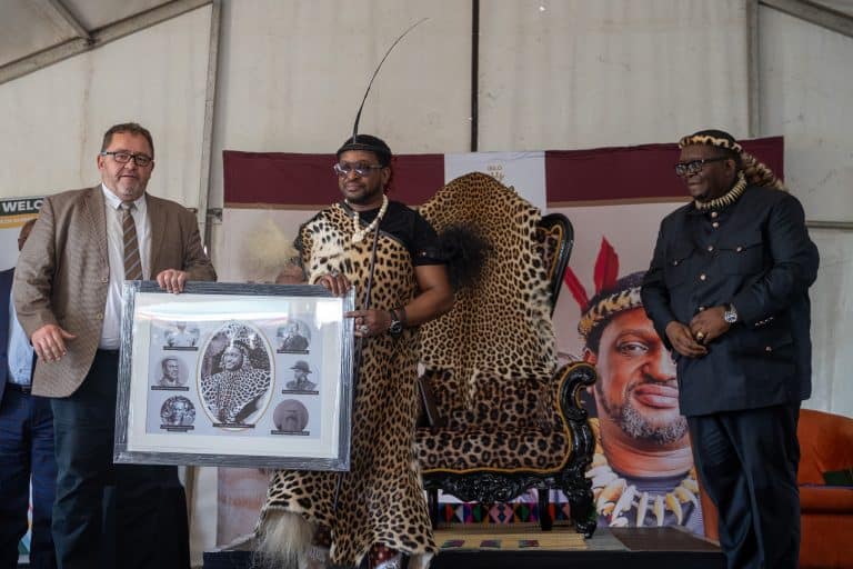 Umcimbi oyisikhumbuzo seSilo uDinuzulu ungeniswe ngezingxoxo ezisemthethweni zokusebenzisana phakathi kwamaZulu namaBhunu