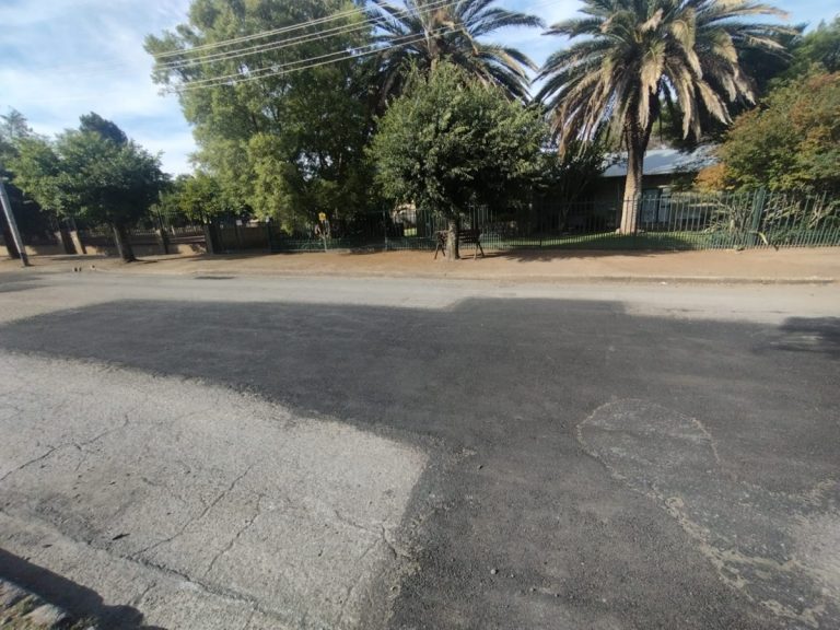 AfriForum eis dringende ingryping by lewensgevaarlike Bloem-paaie