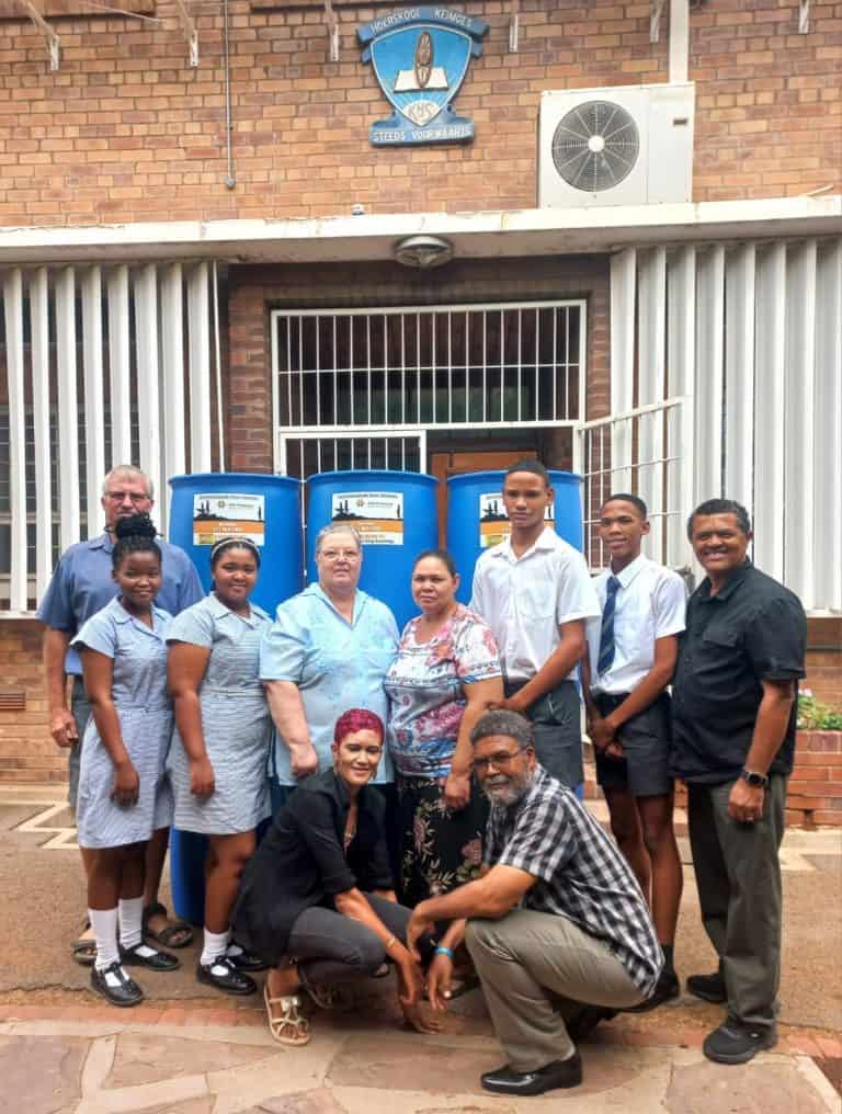 Keimoes-skole kry nuwe vullisdromme, danksy AfriForum
