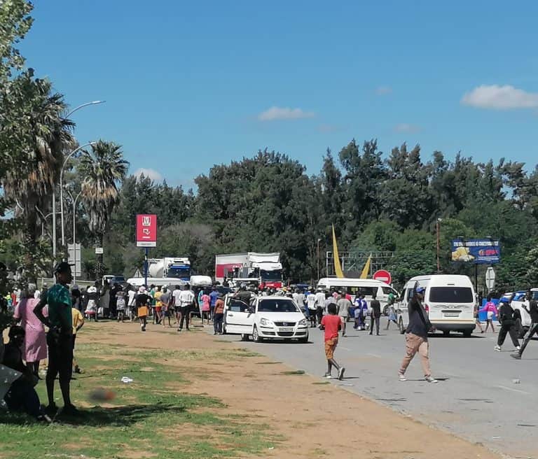 AfriForum-buurtwag help keer dat winkels in Bothaville geplunder word