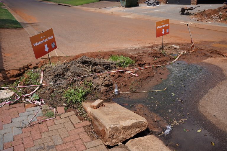 Hoë waterverbruik in Gauteng eintlik metro’s se skuld