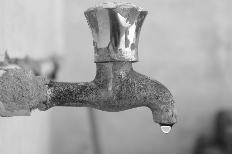 Minister’s empty promises echo in Gauteng metros’ failure to answer AfriForum’s questions about water waste