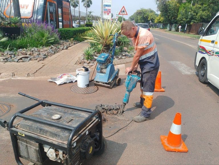 AfriForum-buurtspanne woeker terwyl Tshwane-metro nie dienste lewer