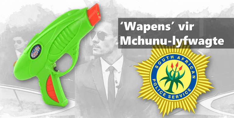 AfriForum skenk ‘wapens’ aan Polisieminister se lyfwagte