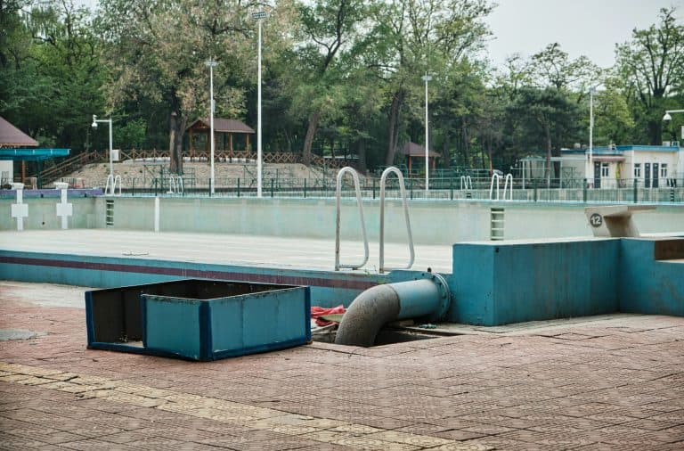 Tshwane-swembaddens leeg weens waterbeperkings, maar waterlekkasies bly