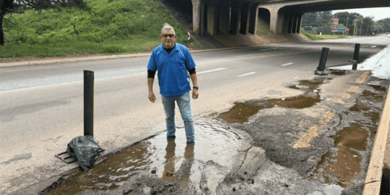 Tshwane-metro herstel uiteindelik maandelange waterlekkasie; maan metro nou om werk te voltooi