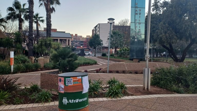 Sluit by AfriForum-diens aan of verbeter eie vullisverwydering, eis Bloemfontein-tak by Mangaung-metro