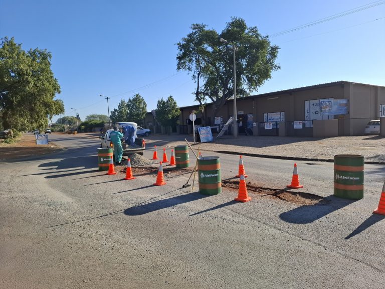 AfriForum se Rustenburg-tak herstel slaggate in industriële gebied