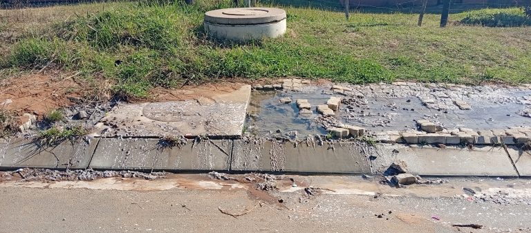 AfriForum dien strafregtelike klagtes in ná jarelange rioolstorting