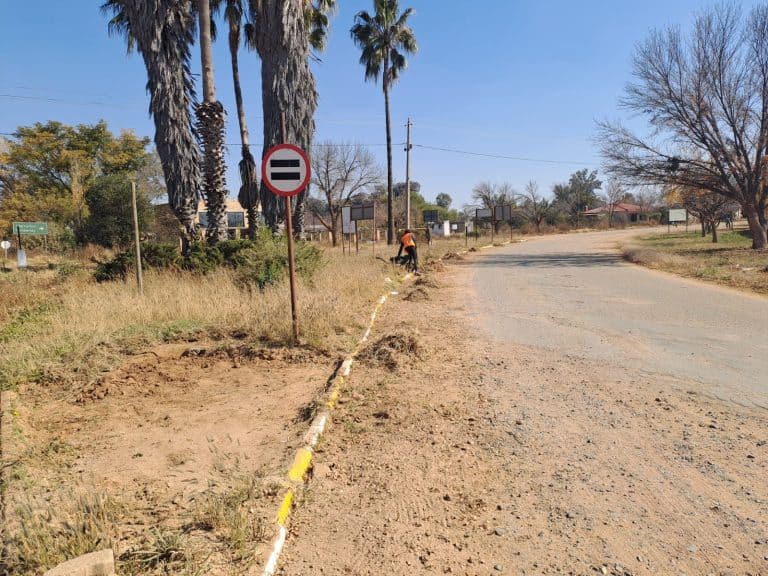 Beter leefomgewing vir hele Christiana ná AfriForum onkruid, vullis verwyder