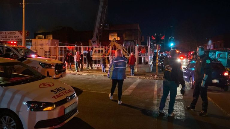 AfriForum-buurtwagte trek dronkbestuurders vas, blus brande in Oos-Rand