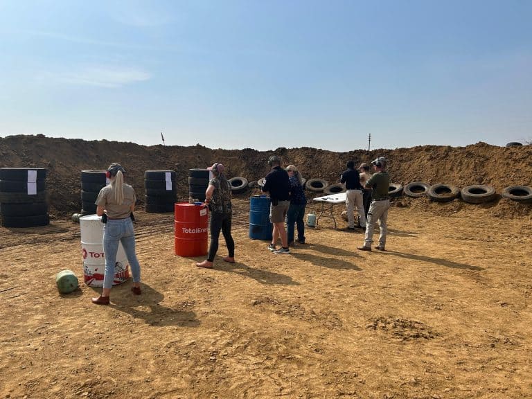 AfriForum bemagtig Vryheid se vroue met vuurwapenopleiding