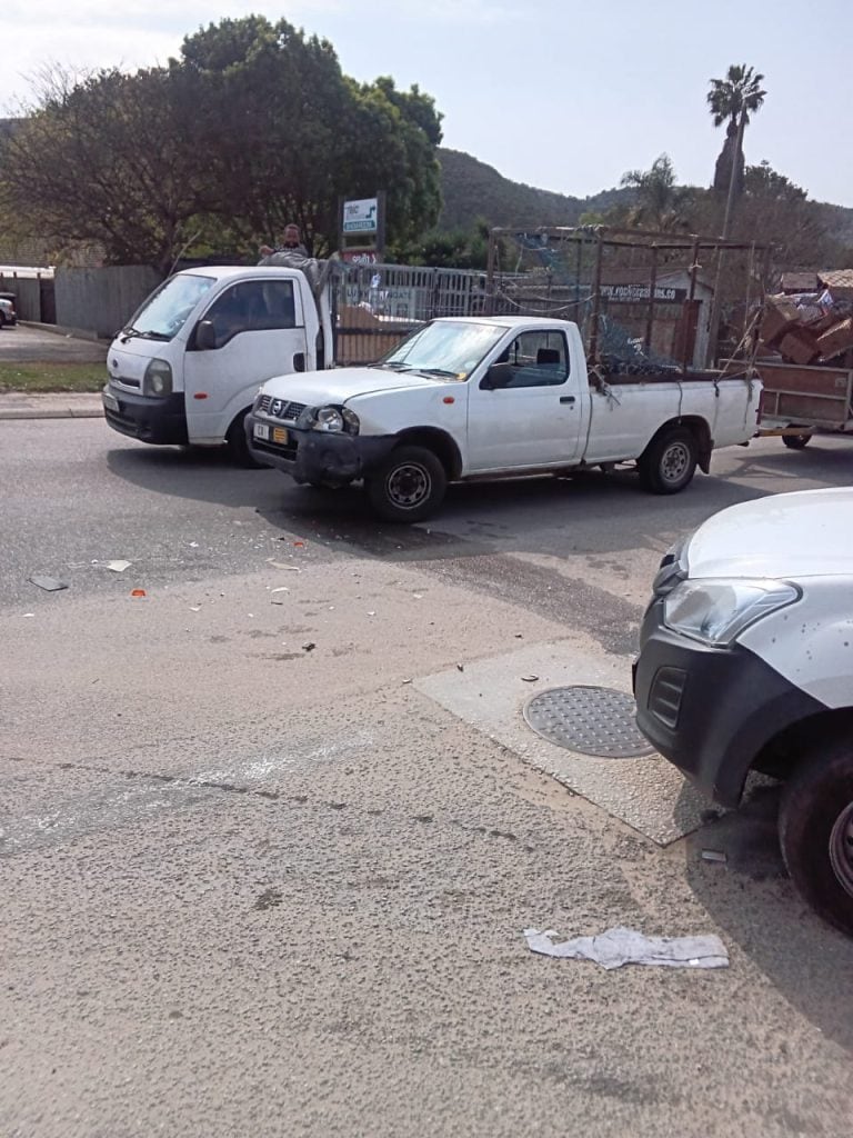 AfriForum demands urgent intervention in illegal taxi operations on busy Knysna street