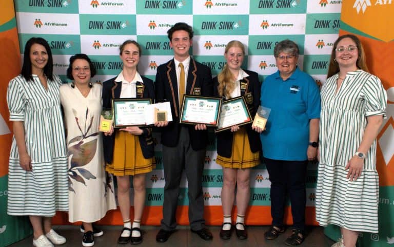 Durbanville en Waterkloof stap met louere weg by nasionale Dink of Sink-finaal