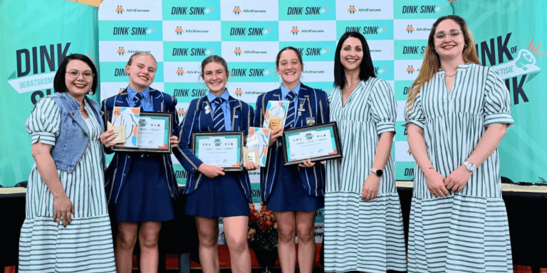 Hoërskoolleerders van Limpopo wys hul staal by Dink of Sink-onvoorbereidedebatskompetisie