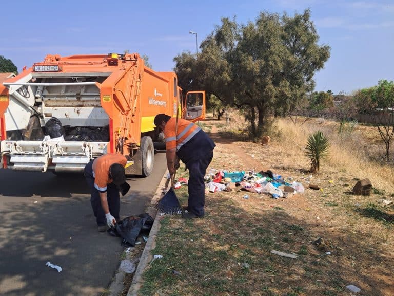 AfriForum collects more than 900 bags of refuse due to Bloem’s poor municipal service delivery