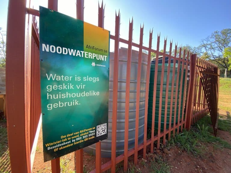 AfriForum en Witrivier-rugbyklub span saam om noodwaterpunt op te rig