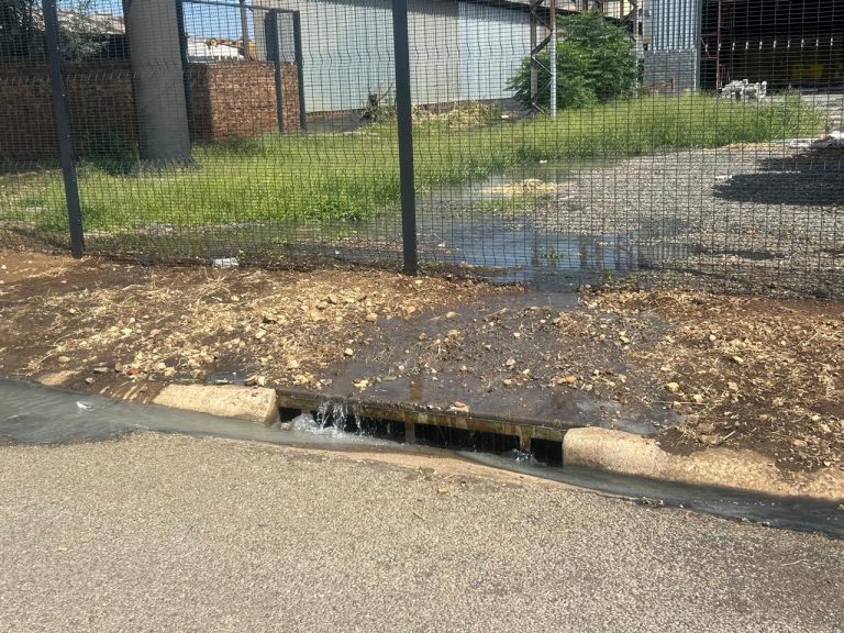 AfriForum eis optrede van JB Marks-munisipaliteit oor aanhoudende rioolbesoedeling in Mooirivier