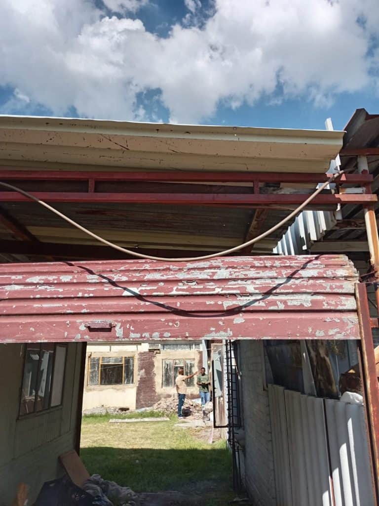 Sasolburg, onwettige besetting en kragverbinding