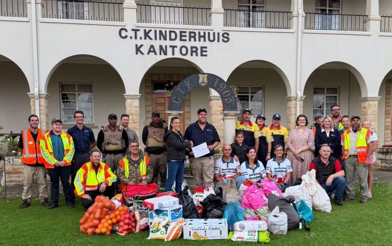AfriForum se Bethlehem-tak skenk ’n maand se kosvoorraad aan kinderhuis
