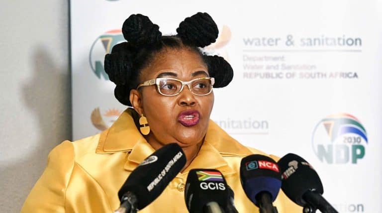 Maak die deur nóú oop vir privaat sektor om munisipaliteite se water reg te ruk, eis AfriForum