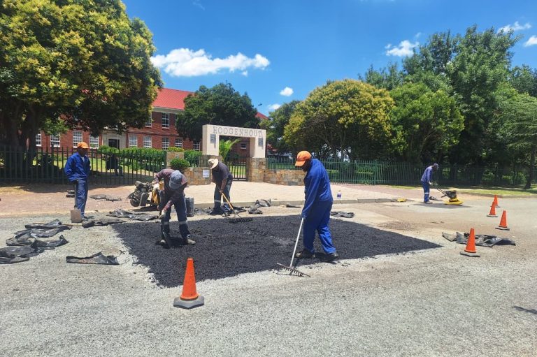 Bethal branch and Teks neighborhood team make a difference during February