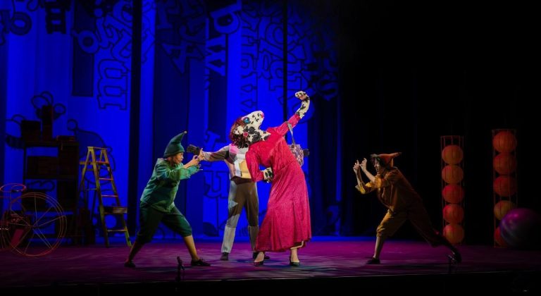 AfriForum Teater klink ’n glasie op vier Naledi-nominasies