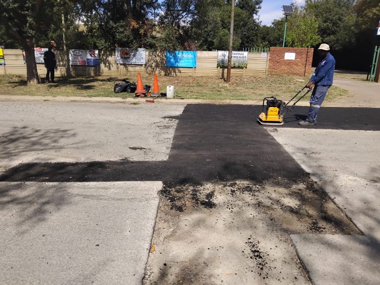 AfriForum ry 120 000 liter water aan gedurende wateronderbrekings