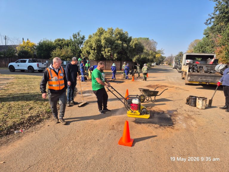 AfriForum se Stilfontein-tak herstel meer as 100 slaggate om Laerskool Driefonteine