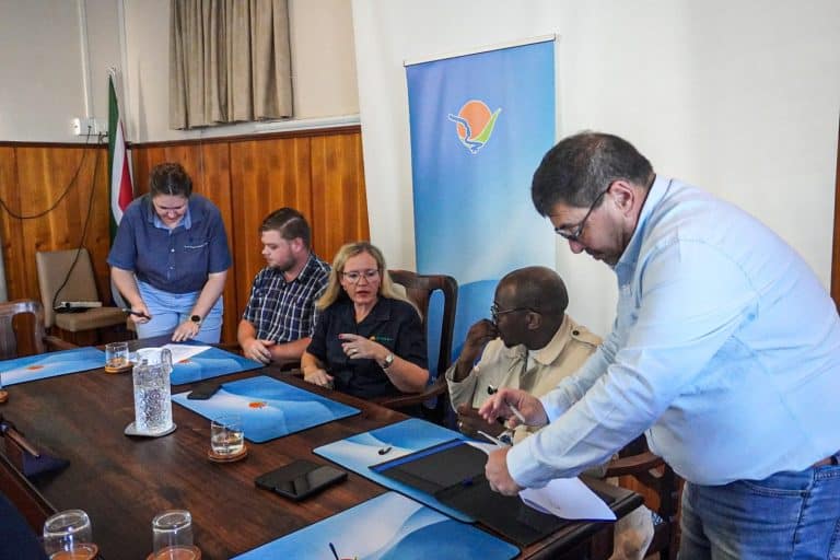 AfriForum sluit samewerkingsooreenkoms met Knysna-munisipaliteit