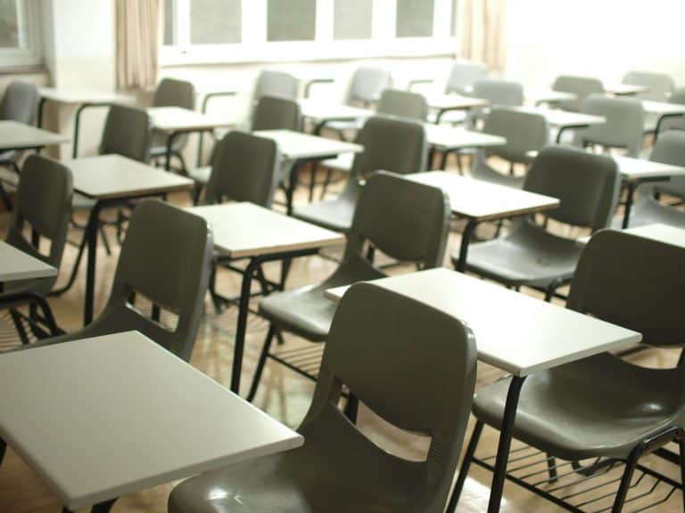 AfriForum wen in hof om ligte by Pretoria-skole aan te hou