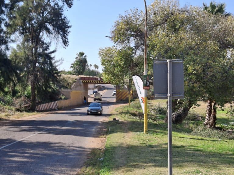 AfriForum se Upington-tak en rolspelers knap treinbrug op