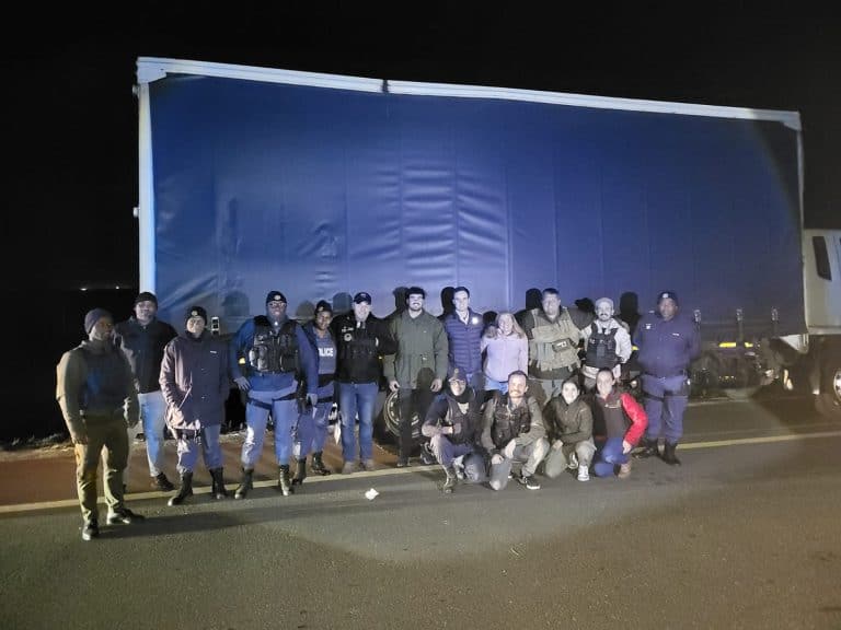 Voertuigkapers vasgetrek danksy samewerking tussen AfriForum Delmas Valke-buurtwag en SAPD