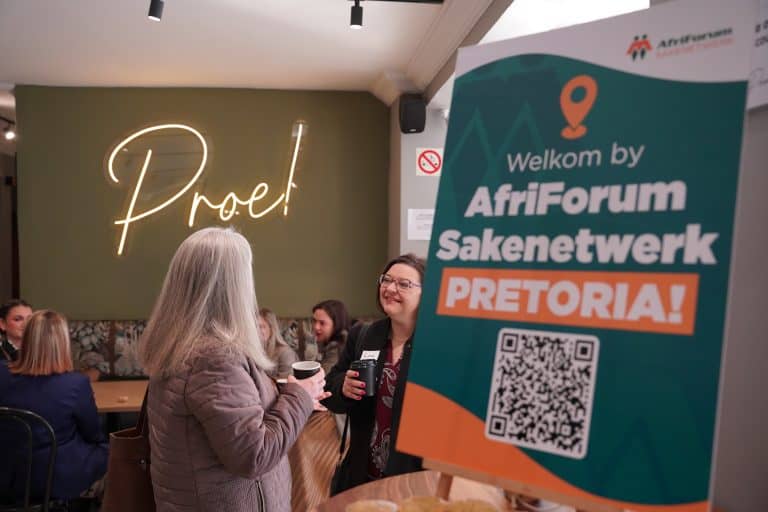 Sakekenner Juanita Vorster onthul die pad na moderne sakesukses tydens AfriForum Sakenetwerk-geleentheid