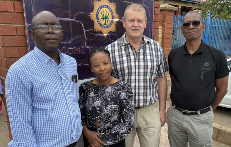 AfriForum help slagoffer van geslagsgebaseerde-geweld ná polisie aanrandingsdossier sluit
